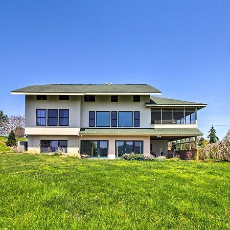 Spacious Lexington Home With Breathtaking Views Exterior photo