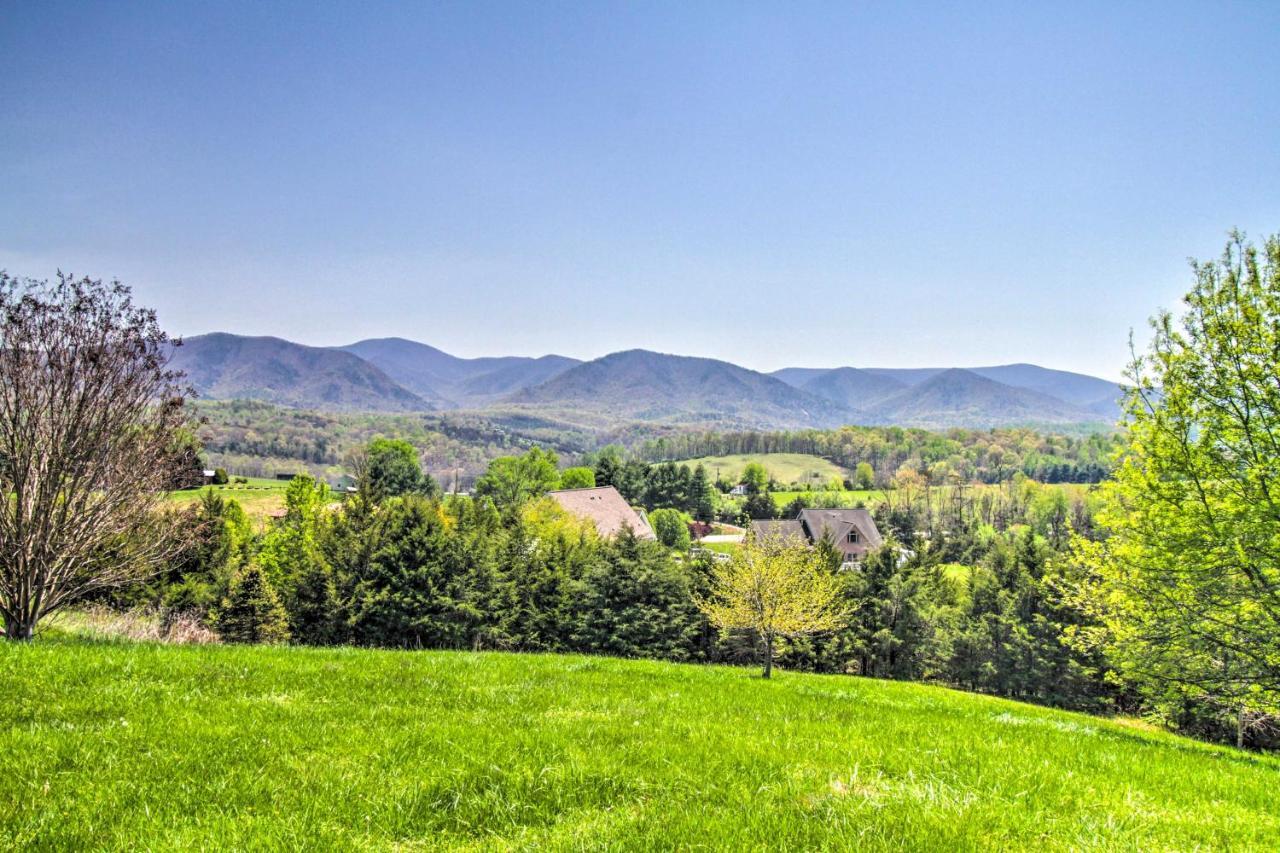 Spacious Lexington Home With Breathtaking Views Exterior photo