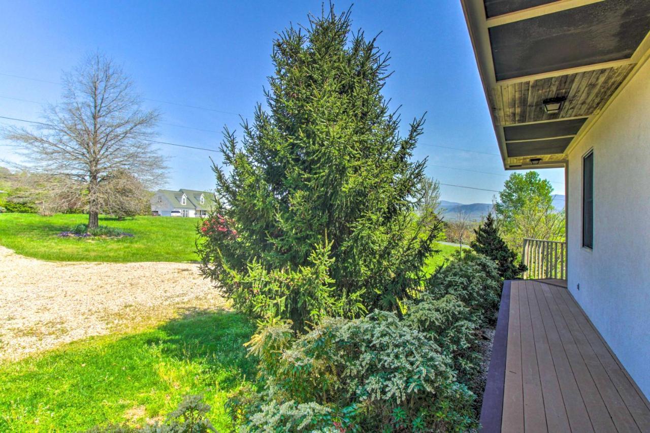 Spacious Lexington Home With Breathtaking Views Exterior photo